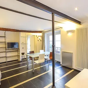 stunning-apartment-in-genova-with-wifi-and-1-bedrooms.hotelitalianriviera.com/
